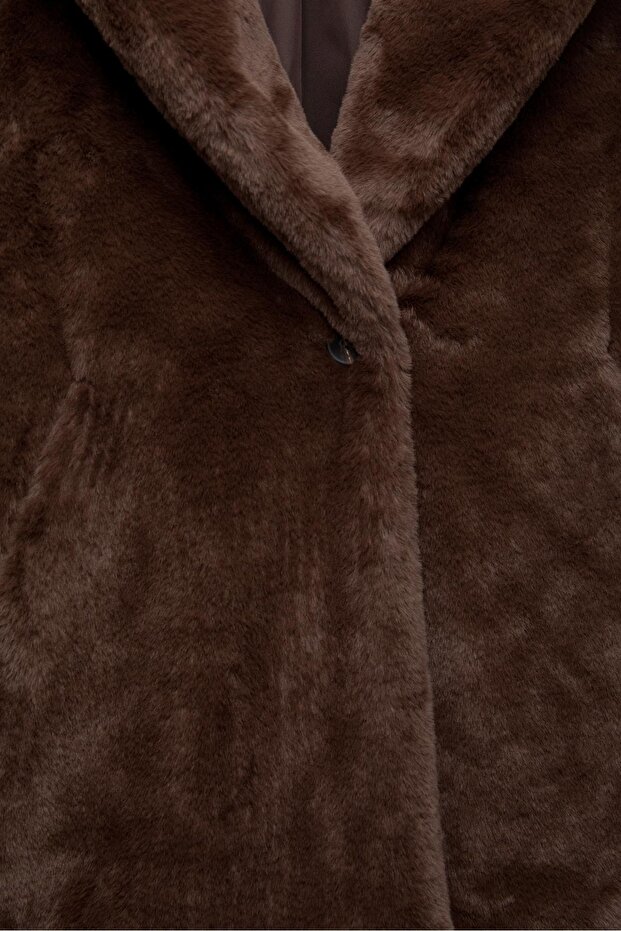 Kürk yakalı kaban - 7