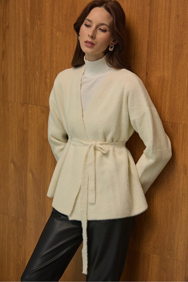 Alkantra Kemerli Tüylü Hırka - 2