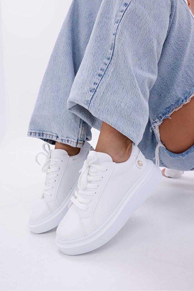 Kadın Bağcıklı Basic Sneaker Inci Detaylı Kalın Taban Spor Ayakkabı Beyaz - 1