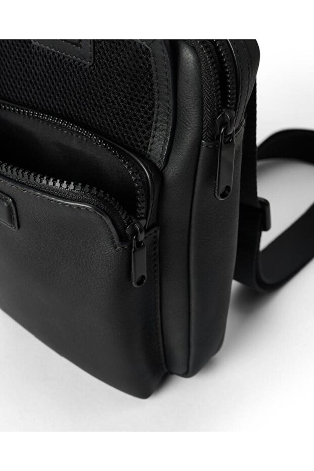 Flat Pouch City Crossbody - 5