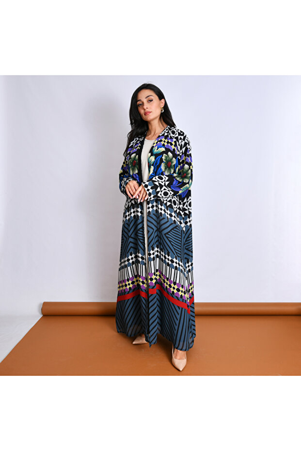 Quarter-length abaya made of chiffon fabric with random patterns - 4