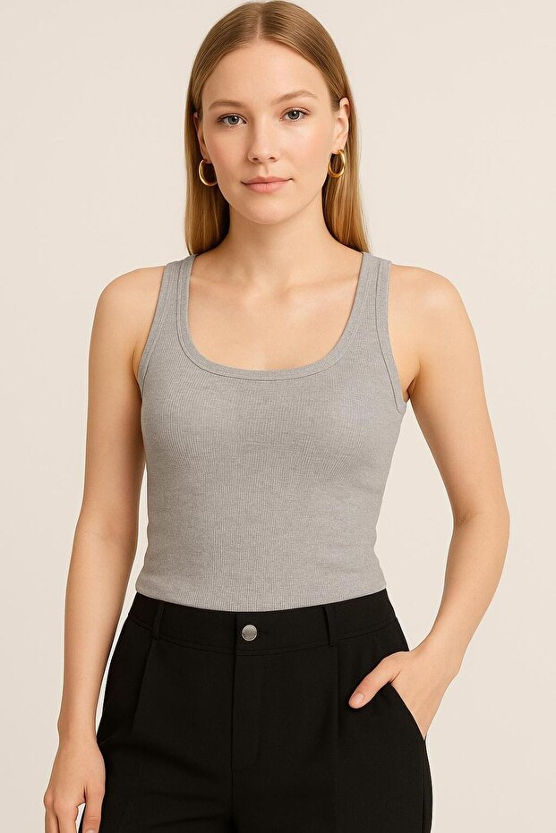 قميص داخلي نسائي أساسي ذو مظهر مضلع وأشرطة سميكة - 1