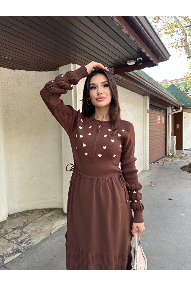 Kalp Nakışlı Şık Triko Elbise - 4