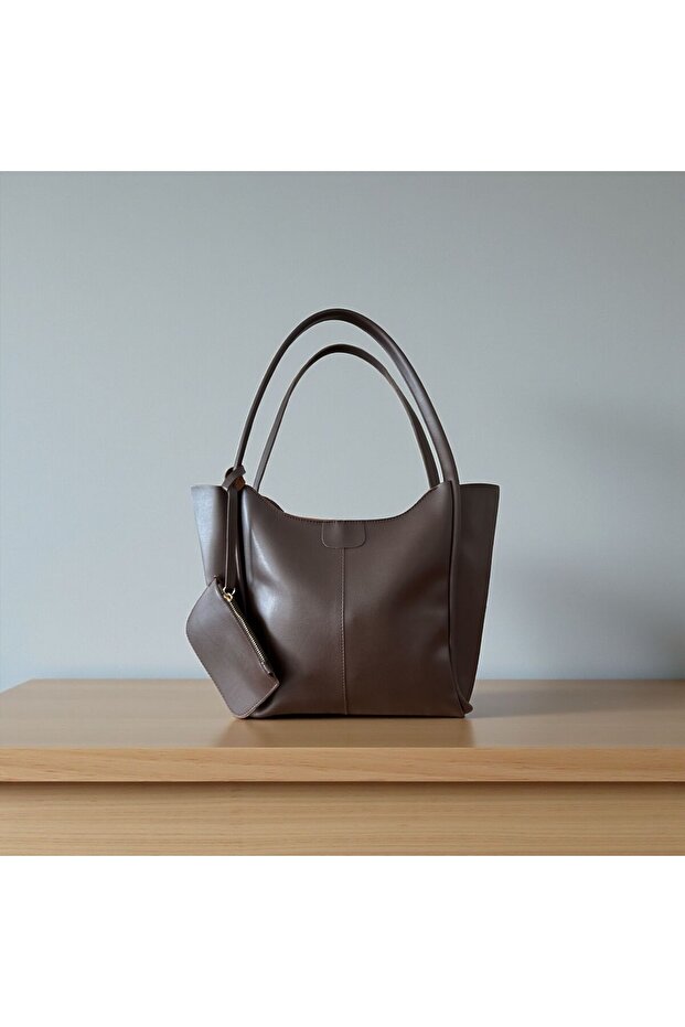 Large Size Wallet Detailed Women's Shoulder Bag