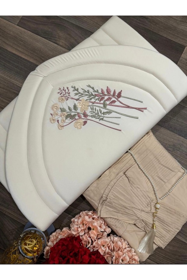 سجادة صلاة مبطن سفنج بسمك 2cm بتصميم مميز وأنيق شراشف صلاه مطرز قطني بارد