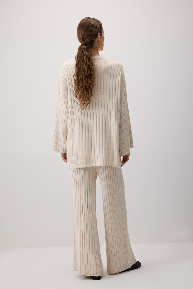 طقم تريكو بخطوط مستقيمة - 4