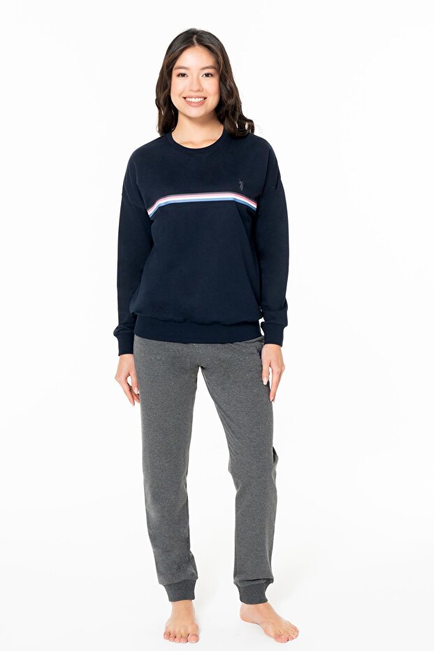Women's Top and Bottom Set, 2-Thread, with Cuff Sleeves and Leg Cuffs, Long Sleeves with Crew Neck and Pockets.