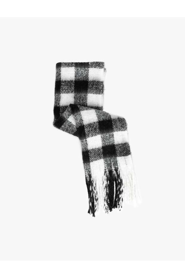 Soft Textured Tasseled Plaid Long Scarf