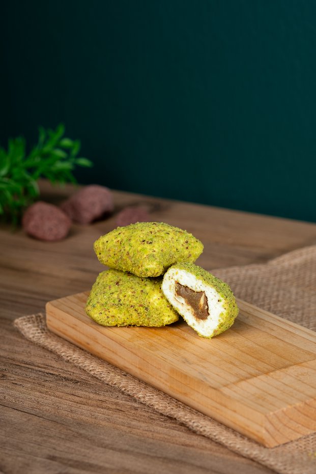 Gaziantep Antep Pistachio Bohça Turkish Delight 1 kg – Traditional Handmade Premium Turkish Delight with Chocolate Filling