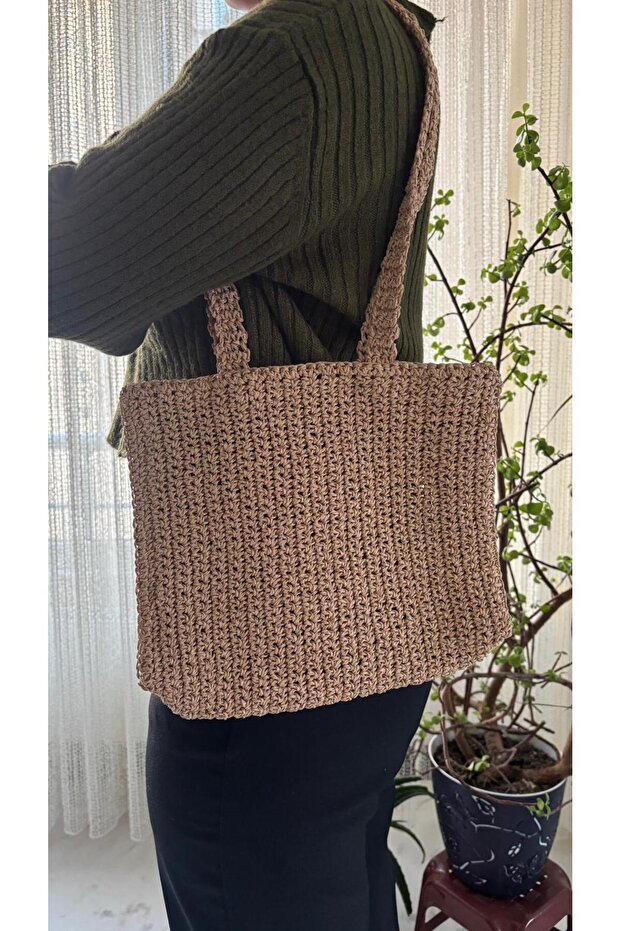 حقيبة مخططة متوسطة الحجم محبوكة يدويًا - 1