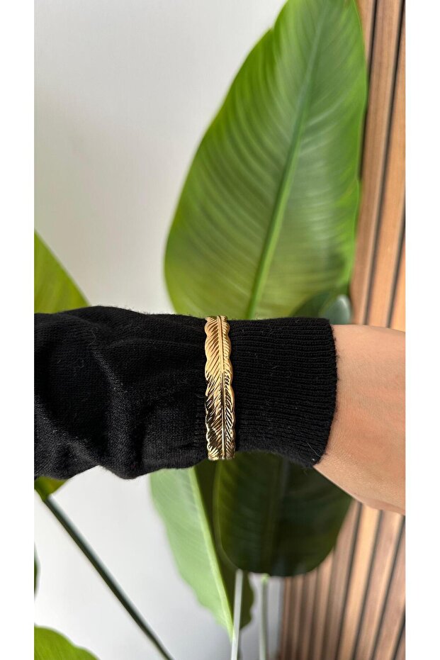 مشبك يدوي مزخرف بأوراق الشجر - 1