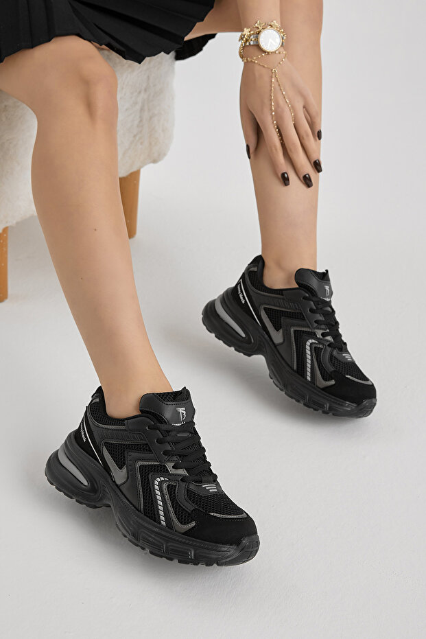 Women's Black Thick Lightweight Phylon Sole Mesh-Detail Lace-Up Sneakers