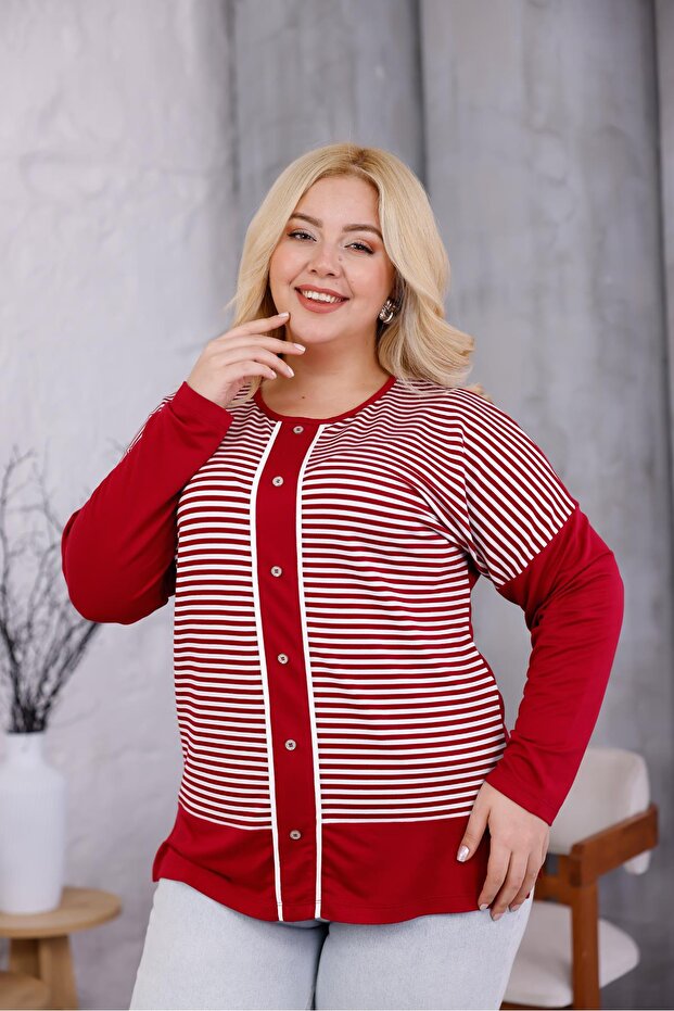 بلوزة مخططة بأزرار مقاس كبير - 8