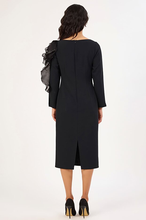 Tasarım çicek aksesuarlı midi elbise - 3