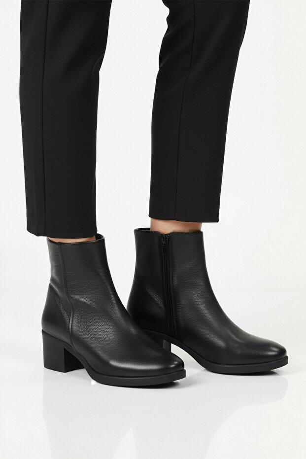 Black Genuine Leather Zippered Fleece Women's Boots 92162-1 Z