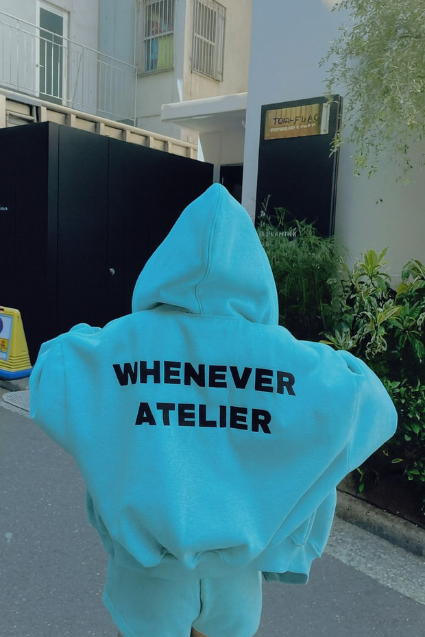 سويت شيرت للجنسين بغطاء رأس قصة فضفاضة Arka مطبوع 'WHENEVER ATELIER' 3 خيوط مزخرفة