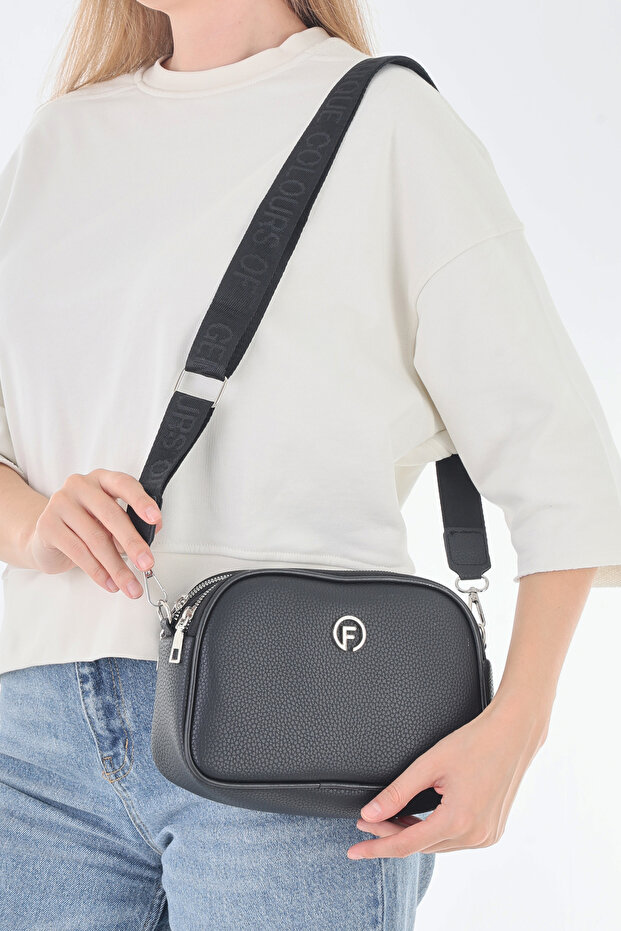 4Zipper Daily Shoulder Bag