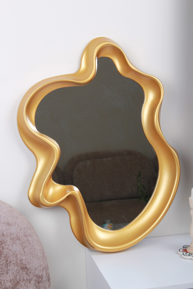 Elegant mirror set with a luxurious frame, adding a touch of sophistication to any space. 67 x 49 cm - 6