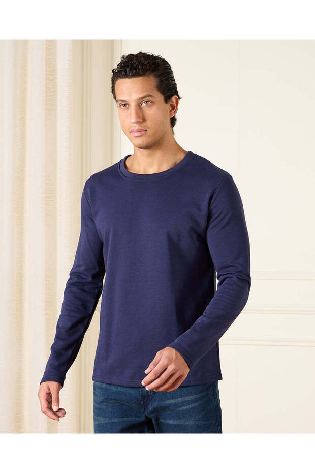 تي شيرت رجالي أساسي باللون الأزرق البحري - 1