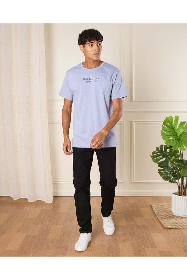 تي شيرت رجالي أساسي باللون الأرجواني - 2