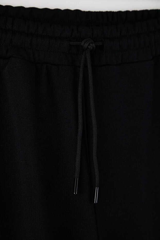 Siyah Kontrast Biye Detaylı Wide Leg/Geniş Paça Büyük Beden Eşofman Altı TBBAW26AJ00006 - 7