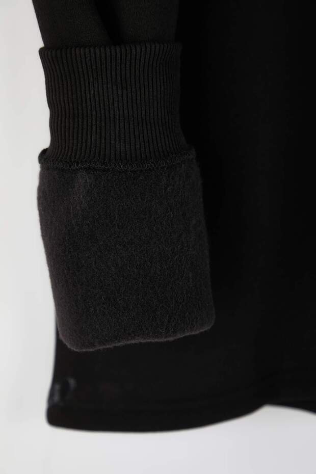 Siyah Yaka Detaylı Dik Yaka Yeni Oversize/Geniş Kesim Kalın/İçi Polarlı Sweatshirt TMNAW26SW00003 - 8