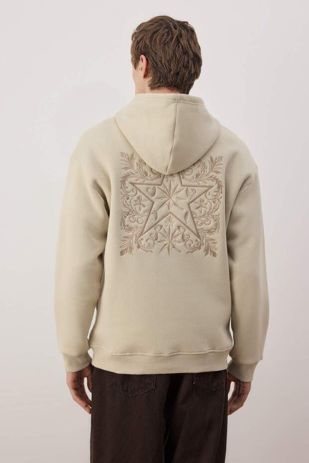 Taş Oversize/Geniş Kesim Sırtı Nakış Detaylı Kapüşonlu Sweatshirt TMNAW25SW00142 - 4