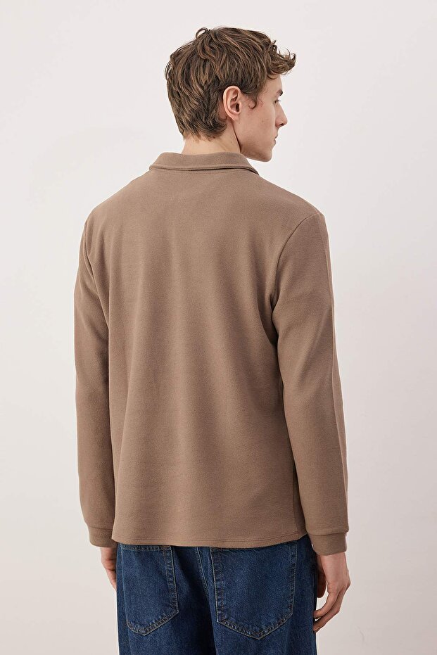 Kahverengi Regular/Normal Kesim Polo Yaka Fermuarlı Cep Detaylı Swetshirt TMNAW26SW00059 - 4
