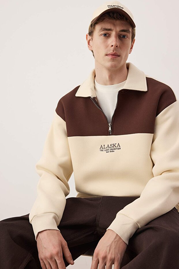 Kahverengi-Bej Oversize/Geniş Kesim Renk Bloklu İçi Polar/Sıcak Tutan Sweatshirt TMNAW24SW00130 - 2