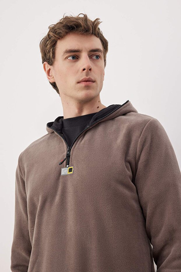 Koyu Bej Slim/Dar Kesim Polar Fermuarlı Kapüşonlu Sweatshirt TMNAW26SW00064 - 2