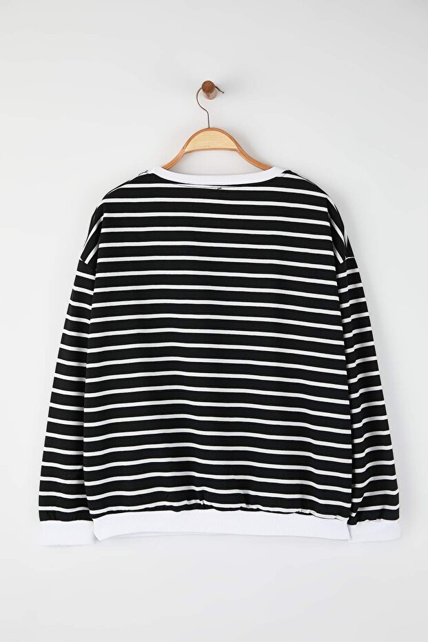 Siyah-Beyaz Çizgili Regular Fit Bisiklet Yaka Büyük Beden Sweatshirt TBBAW26AO00043 - 8