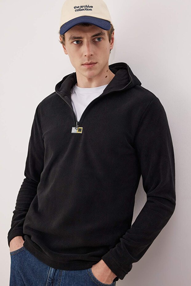 Siyah Slim/Dar Kesim Polar Fermuarlı Kapüşonlu Sweatshirt TMNAW26SW00064 - 1