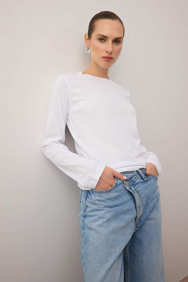 Beyaz %100 Pamuk Uzun Kollu Bisiklet Yaka Regular/Normal Kalıp Basic Örme T-Shirt TWOAW21TS0098 - 6