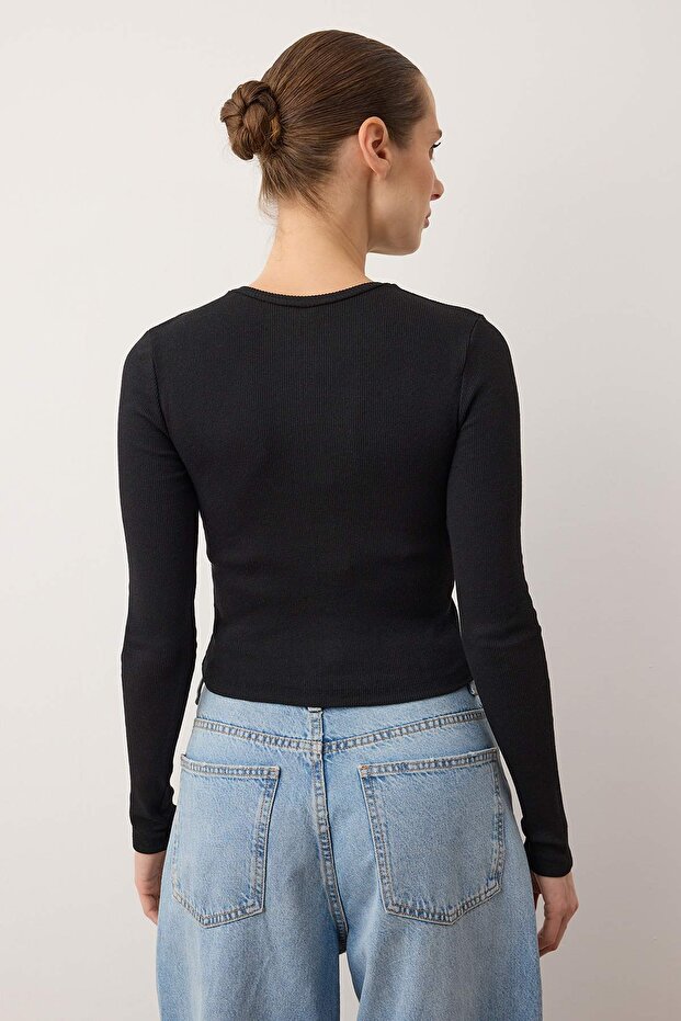 Siyah-Beyaz 2'li Paket Fitted/Vücuda Oturan Bisiklet Yaka Crop Fitilli Esnek Örme Bluz TWOAW22BZ0331 - 4
