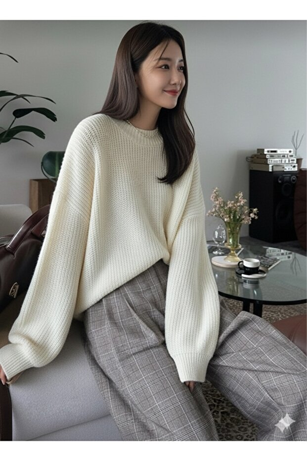 Ekru Özel Seri Kadın Basic Salaş Rahat Kalıp Oversize Triko Kalın Dokulu Basic Kazak - 1