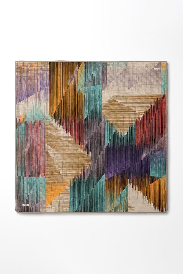 وشاح حريري بنمط خطوط المنك - 3