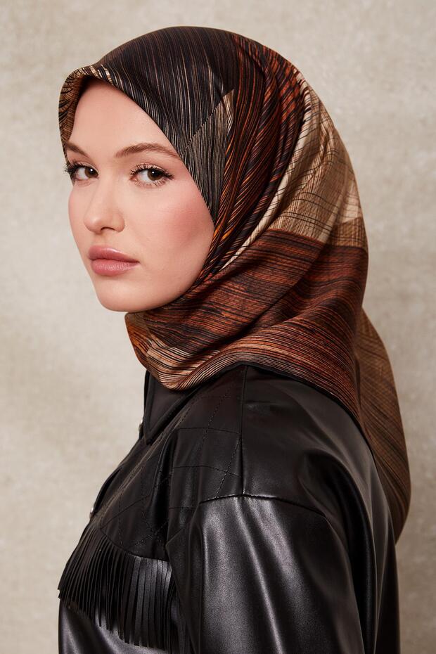 وشاح حريري بنمط خط أسود - 2