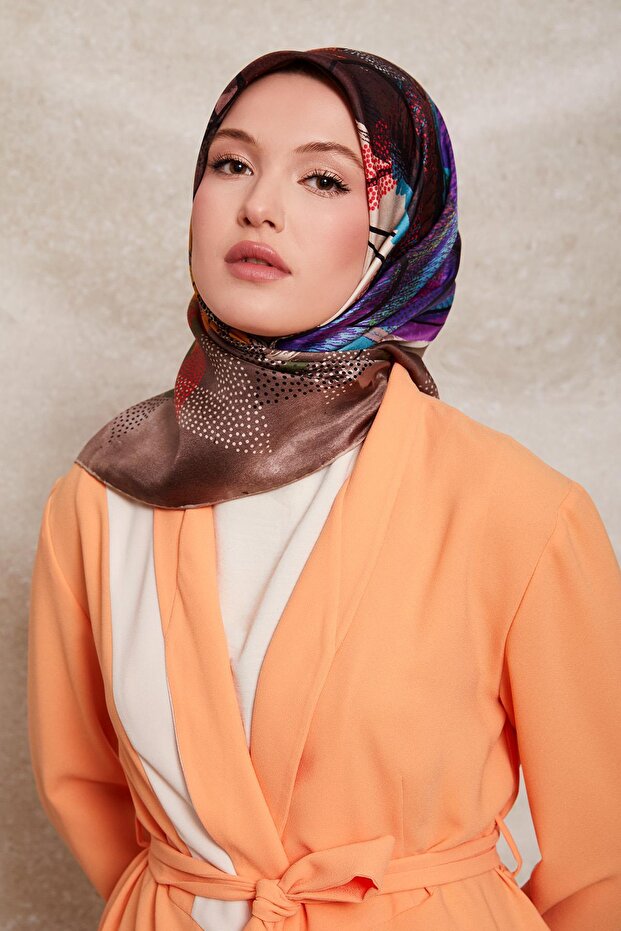 وشاح حريري بنمط بقع مختلطة باللون البني - 1