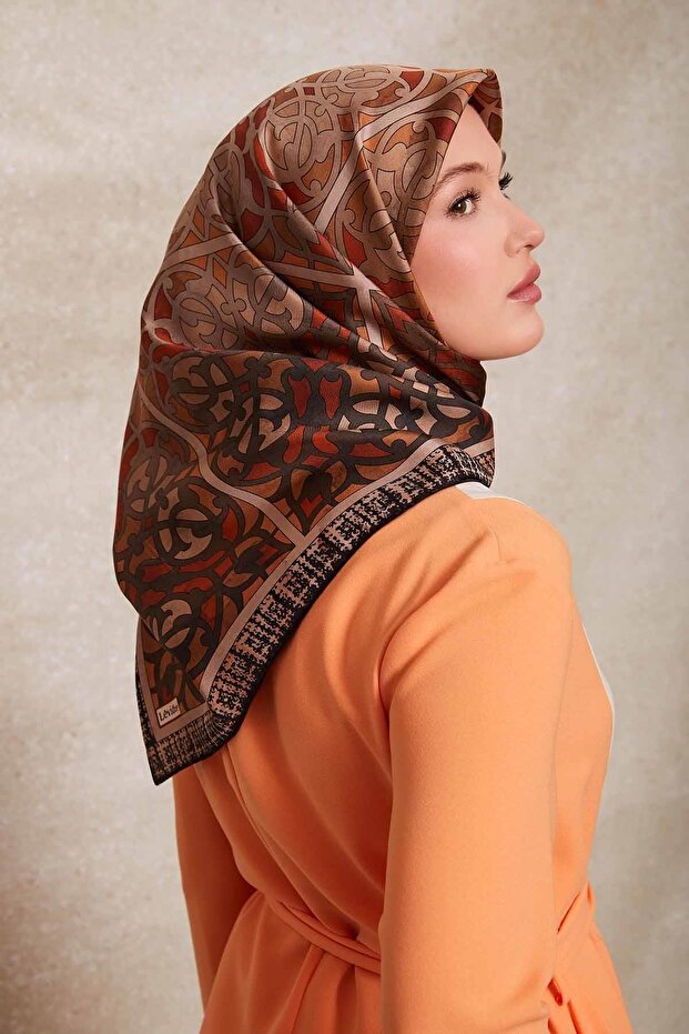 وشاح حريري بنمط فيكتور أسود-مينك - 2