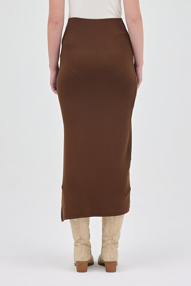 Fusta lungă din cauciuc maro material elastic 8157A - 5