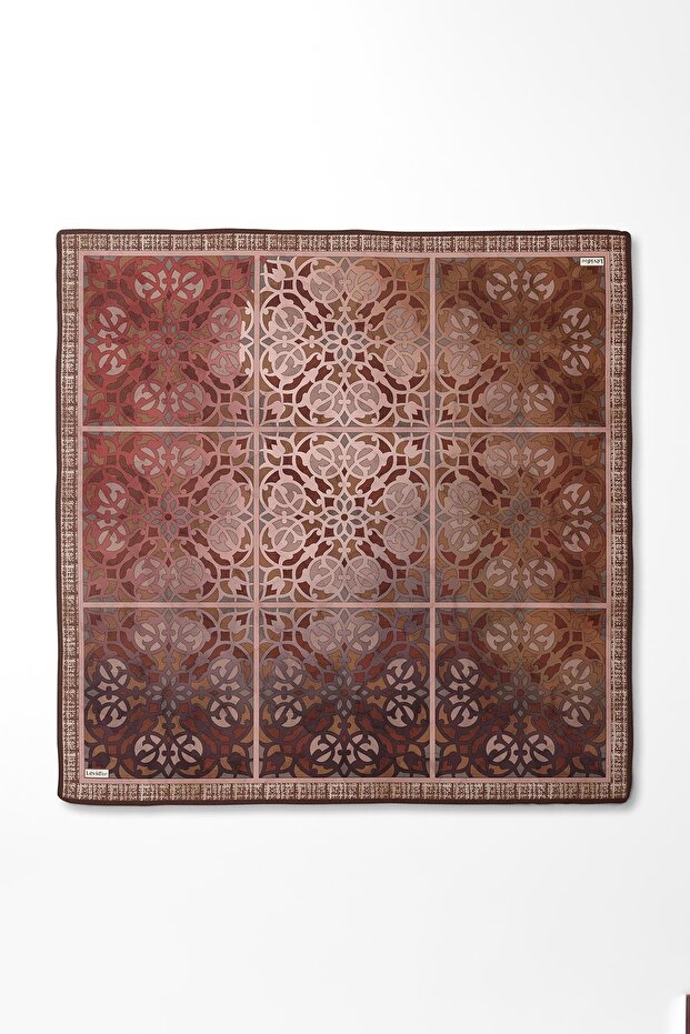 وشاح حريري بنمط فيكتور بني اللون - 3