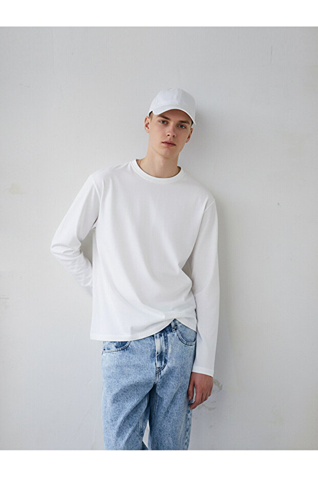 Uzun Kollu Bisiklet Yaka Basıc Beyaz Sweatshırt - 1