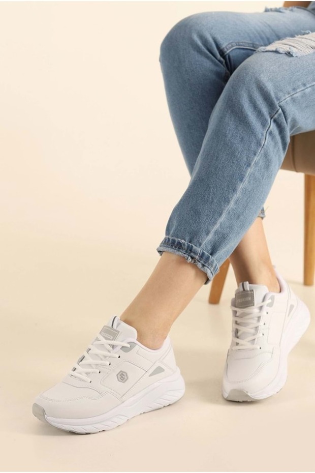 Queen Step 2105 Unisex Sports Shoes White
