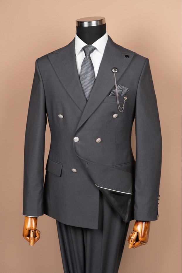 Gray-Smoked Slim Fit Bone Button Double-Breasted Suit – Slimfit, Please Choose 1 Size Larger.