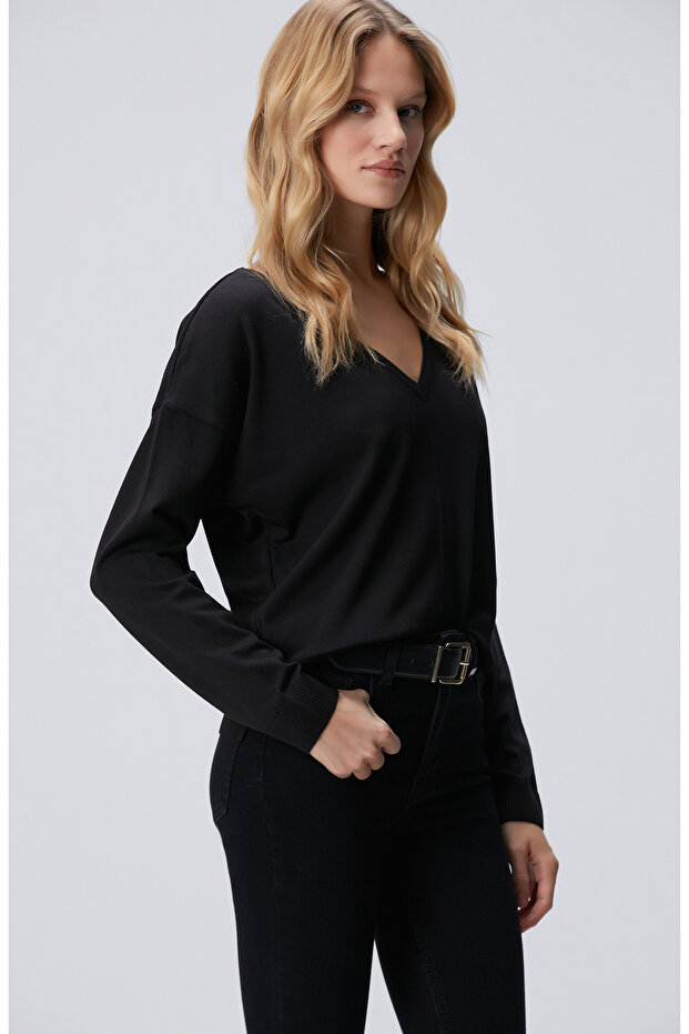 Siyah V Yakalı Basic Kazak - 4