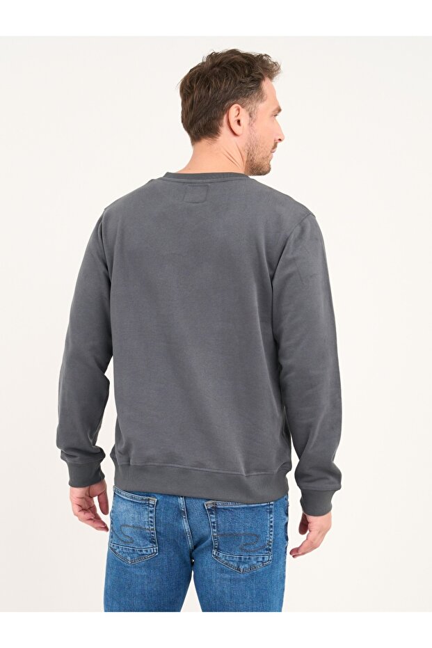 Men's solid-colored sweatshirt - 3