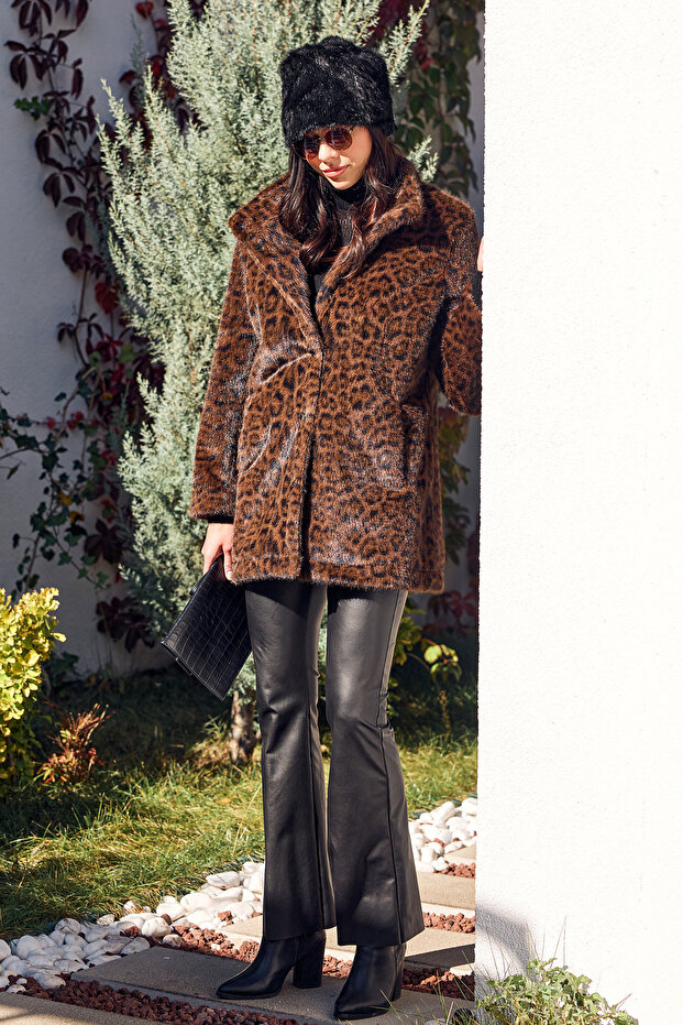 معطف فرو مبطن بنقشة الفهد مقاس كبير - بني - 2