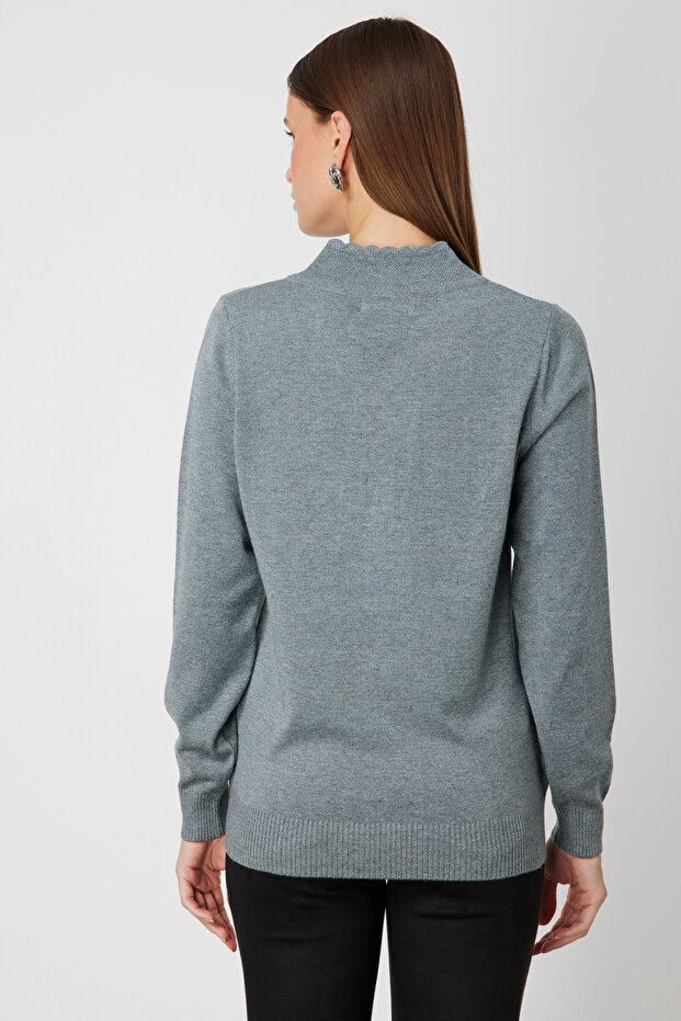 V Yaka Çiçek İşlemeli Triko Kazak - 5