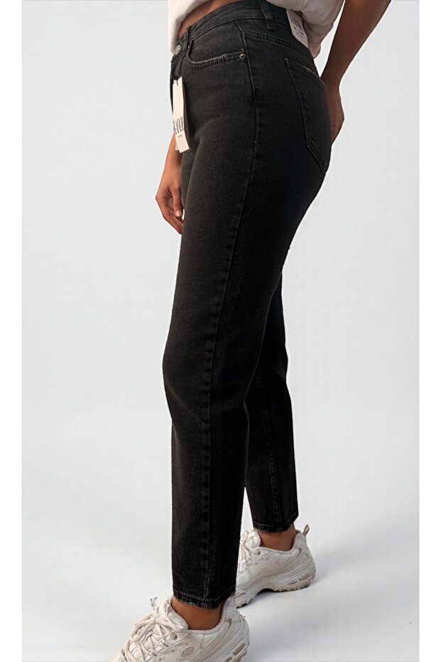 Stretch Fabric Smoked Mom Jean (Slim Fit, Please Choose One Size Larger)