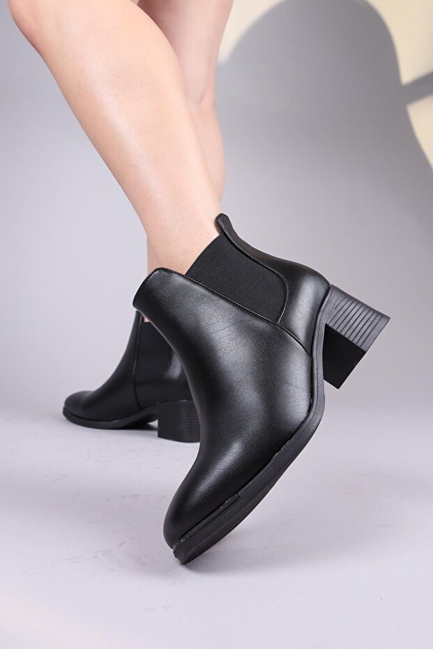 Mildura Elastic Low Heel Boots Black